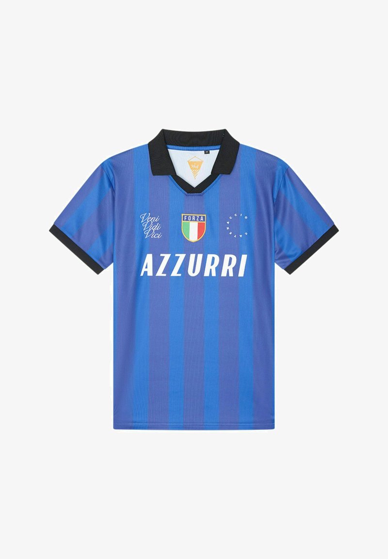 Blauw en zwart gestreepte voetbalshirt met kraag, "AZZURRI" tekst, Italiaanse vlag-embleem en "Veni Vidi Vici" printdetail.