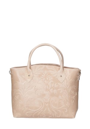 Borsa beige con motivo floreale in rilievo, texture liscia, doppio manico e dettagli in metallo argentato. Forma compatta e strutturata.