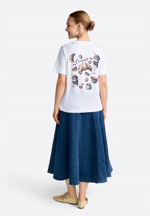 Nyomott mintás póló - white