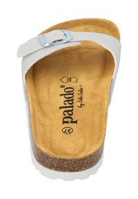 Weiße Rutsch-Sandale mit einem strukturierten Riemen, silberner Schnalle und einem tan-farbenen Korkfußbett. Verfügt über eine strapazierfähige weiße Außensohle und Branding im Inneren.