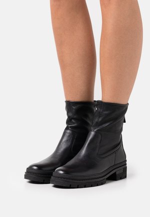 Paul Green, Bottines à plateau - black