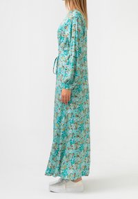 Touché Privé Robe longue - mottled light green