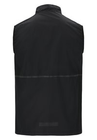 Musta ilmanhiha vest, jossa on korkea kaulus, heijastava vaakasuuntainen alue ja mattapintainen tekstuuri. Minimalistinen muotoilu, jossa on logotunnus.