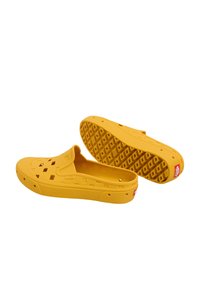 Vans MTE SLIP-ON MULE TRK - Badesandaler - golden glow