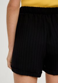QS REGULAR AUS SEERSUCKER - Trainingsbroek - schwarz