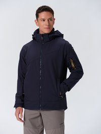 Veste imperméable marine avec capuche, fermeture éclair frontale et deux poches latérales. Équipée de poignets élastiques et d'un accent jaune sur la poche d'épaule.
