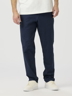 Chino - navy blazer