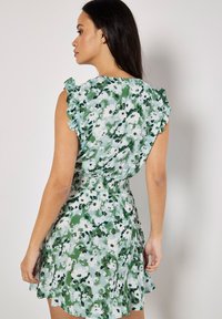 Apricot APRICOT - Freizeitkleid - green