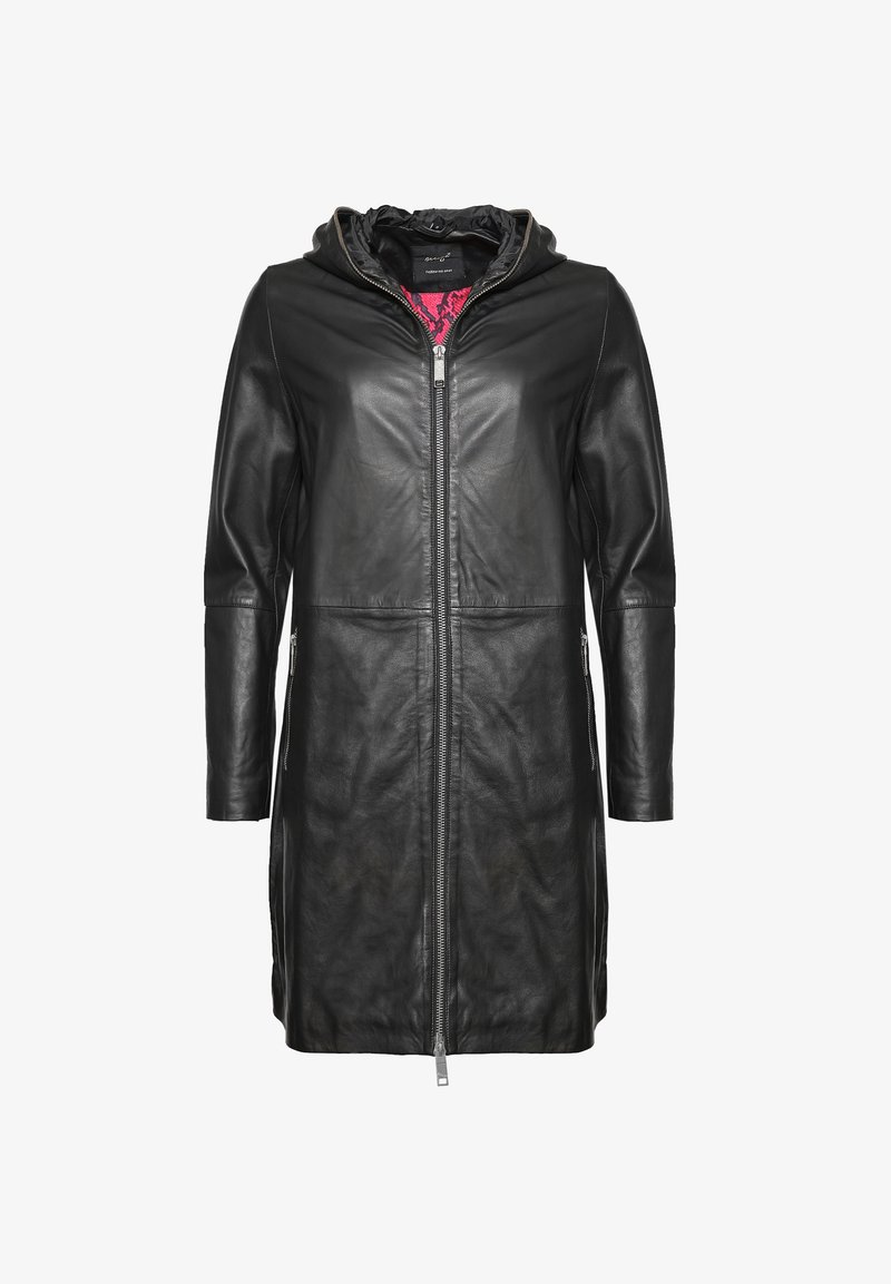 Schwarzer Ledermantel mit Reißverschluss vorne, Kapuze und langen Ärmeln. Verfügt über Seitentaschen und eine glatte Textur, mit einem lebhaften Innenfutter.