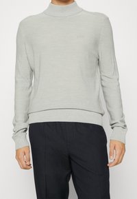 BOSS Stickad tröja - grey