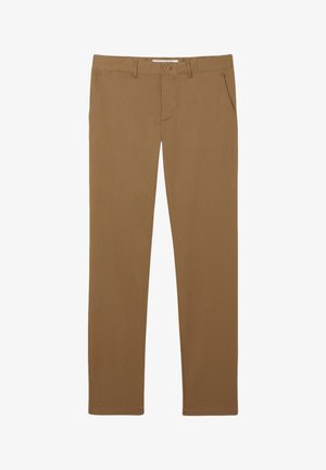 Pantalones ajustados marrones de algodón. Cuentan con una cremallera en la bragueta, bolsillos frontales y trabillas para cinturón. Textura suave y color uniforme en toda la prenda.
