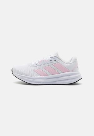 GALAXY 7 - Zapatillas running asfalto - footwear white/clear pink/core black