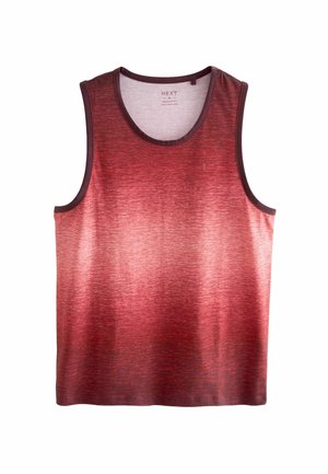 Rød gradient tanktop med en glat tekstur, der har rund halsudskæring og brede armhuller. Subtile mørkere accenter langs kraven.