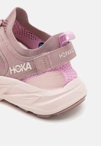 HOKA HOPARA 2 - Pārgājienu apavi - quartzite/cosmic pearl
