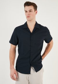 REGULAR FIT - Vapaa-ajan kauluspaita - dark blue
