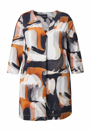 Tunique ample à encolure en V avec manches 3/4, présentant un motif abstrait en tons noir, blanc, beige et orange.