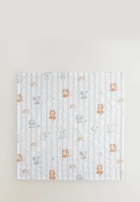Weißes Baumwoll-Muskotuch mit pastellfarbenen Streifen, das verschiedene Cartoon-Tiere und Regenbögen zeigt. Weiche Textur, leichtes Design.