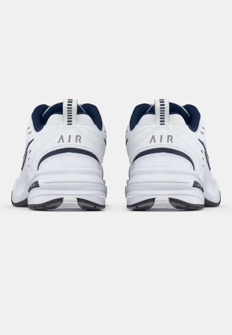 Nike Performance AIR MONARCH IV Training shoe white/metallic