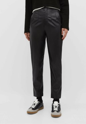 Stradivarius Pantaloni - black