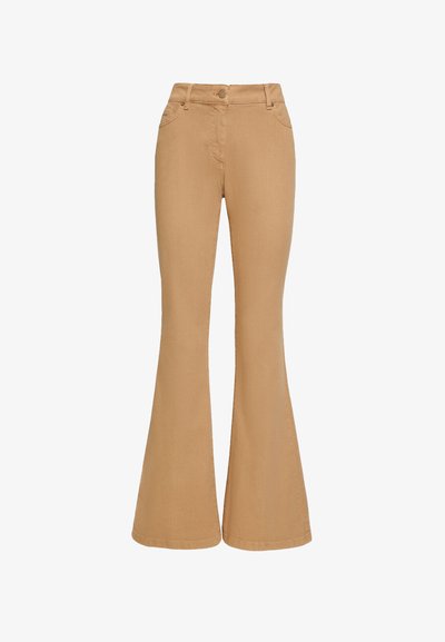 Bež flared kavbojke z visokim pasom, narejene iz denima. Imajo sprednje žepke, gumbasto zapiranje ter čisto obrobo na koncu.