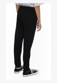 Converse SIGNATURE CHUCK PATCH - Træningsbukser - black