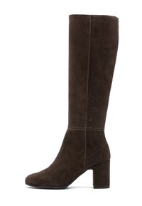 Bota de ante marrón hasta la rodilla con tac�ón cuadrado, que presenta una textura suave, detalles de costura vertical y un diseño de puntera redondeada.