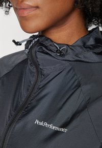 Peak Performance LIGHTWEIGHT WIND ANORAK - Chaqueta Hard shell - black