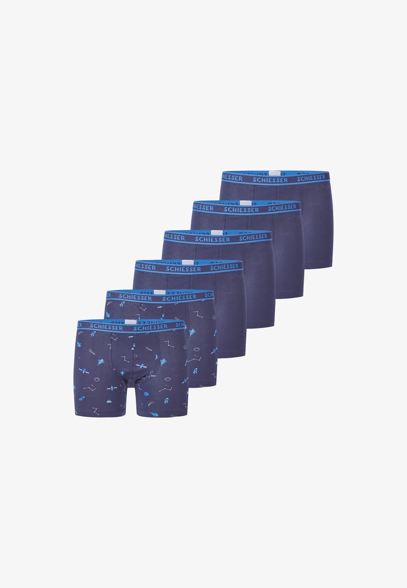 Set di sei boxer da uomo in tessuto blu navy. Due paia presentano disegni a fantasia con accenti blu; quattro paia sono di un blu navy uniforme.