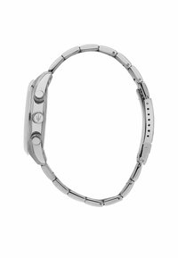 Sølv rustfrit stål ur med en rektangulær kasse, to trykknapper og et justerbart led-armbånd. Glat tekstur, minimal detaljer.