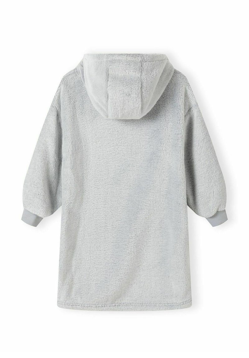 Lichtgrijze fleece jas met een capuchon, met een zachte textuur, verlaagde schouders en ribgebreide manchetten. Geen zichtbare sluitingen of patronen.