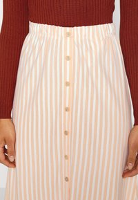 ONLY Tall ONLJOLLA SKIRT - Saia evasé - cloud dancer