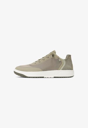 Beige net sneakers met een gestructureerde bovenkant, gewatteerde kraag en witte tussenzool. Voorzien van vetersluiting en rubberen buitenzool.
