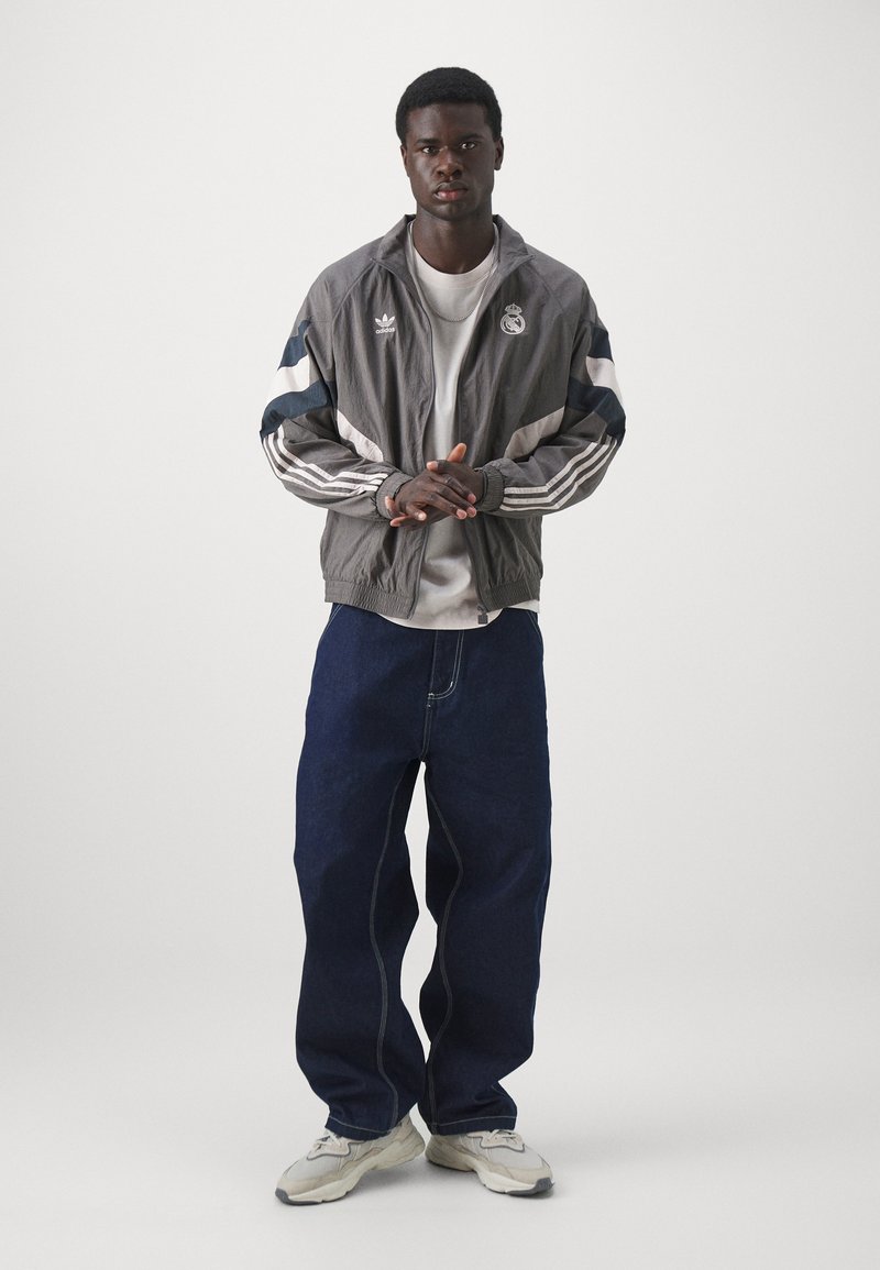 adidas Originals REAL MADRID TRACK - Club wear - charcoal/dark 