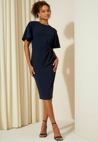 Friends Like These PETITE FIT - FLUTTER SLEEVE KNOT WAIST DETAIL - Enostavna obleka - navy