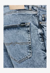 Nevybráno, graublau