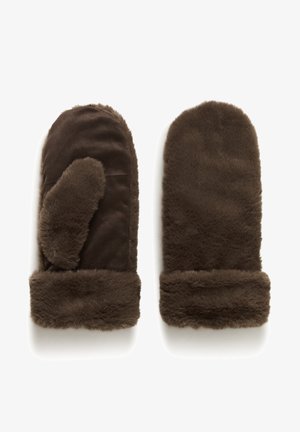 Pár hnedých barančích rukavíc s plyšovými manžetami, jedna zobrazuje dlaňovú stranu a druhá zadnú stranu.