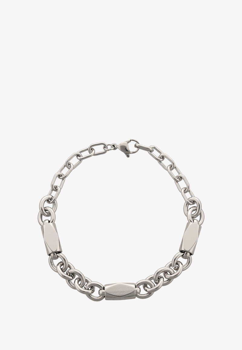 Ezüst tónusú fém lánc karkötő, váltakozó ovális és lapos szemekkel, rákfogó zárral és sima textúrával.