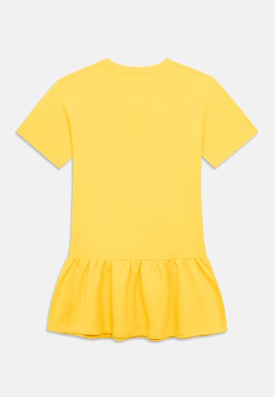 Κίτρινο κοντομάνικο φόρεμα με στρογγυλή λαιμόκοψη και πιετά βολάν στο τελείωμα.