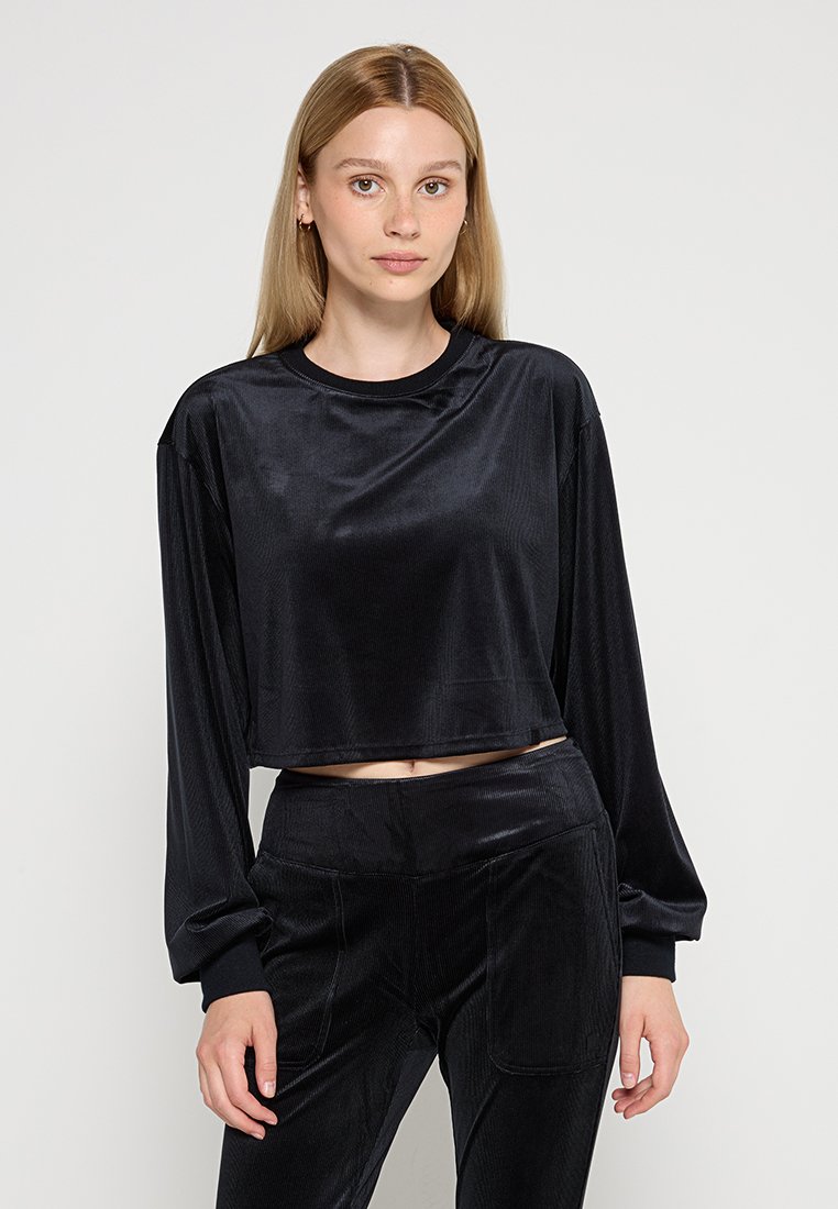 OCEANSAPART Longsleeve zwart OCEANSAPART Longsleeve zwart