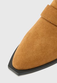 RAID COLE - Botines camperos - tan
