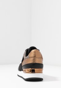DKNY Scarpe senza lacci - black