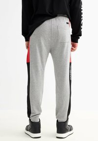 INSIDE JOGGER LEADER - Pantalones deportivos - gris