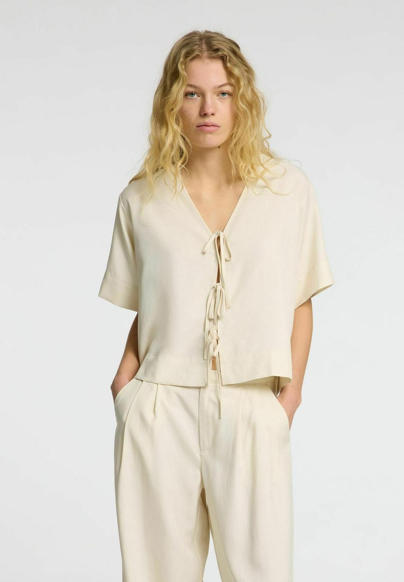 Selected Femme SLFNATUK 2/4 BOXY TIE B - Blusa - birch