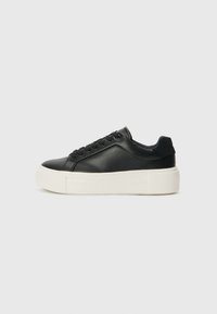 Trainers - black
