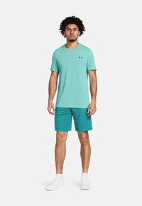 Under Armour TECH GRAPHIC  - Urheilushortsit - circuit teal