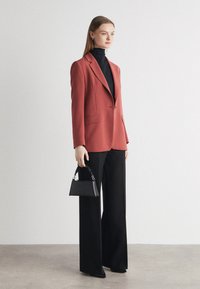 BOSS JOCALUAH - Puspaltis - red