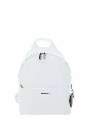 Sac à dos blanc de forme arrondie, doté d'une poche zippée à l'avant, de deux fermetures éclair supérieures et d'un porte-clés décoratif. Confectionné en matériau synthétique texturé.