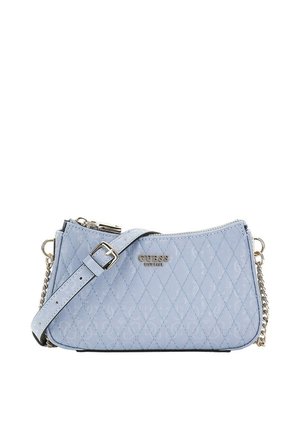 Sac à main matelassé bleu clair avec fermeture éclair, bandoulière réglable et garnitures métalliques dorées. Comprend un logo de marque à l'avant.