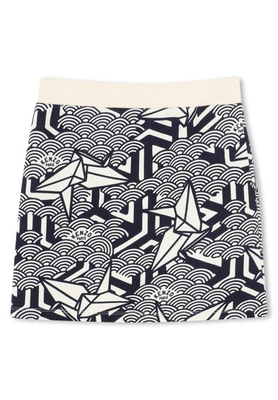 Navy blauwe rok met een herhalend patroon van witte geometrische vormen en golven, voorzien van een crèmekleurige geribbelde tailleband en KENZO PARIS logo-accenten.