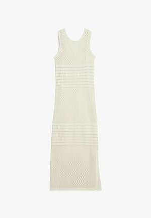 Strick ärmelloses Kleid in hellem Creme mit einem Mesh-Muster, das verschiedene Texturen und horizontale Linien aufweist, sowie einem seitlichen Schlitz am Saum.